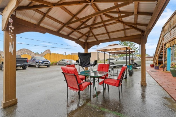 Qupqugiaq Inn image 13