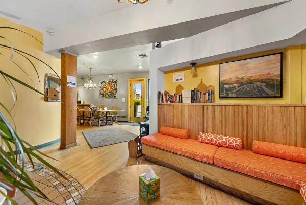 Qupqugiaq Inn image 5