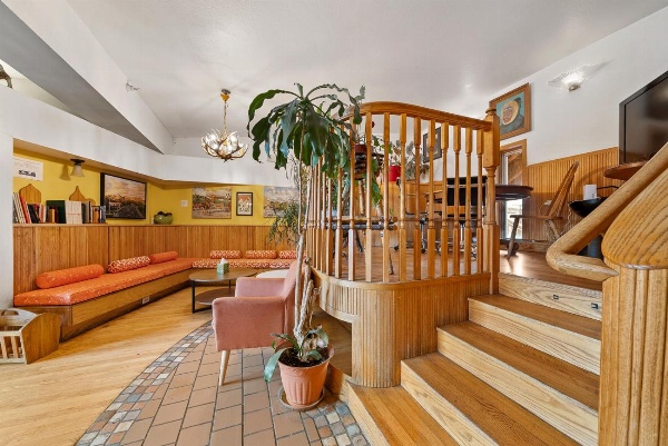 Qupqugiaq Inn image 6